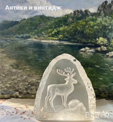 Преспапие стъклена фигурка Елен