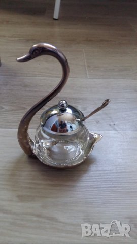 ЗАХАРНИЦА ЛЕБЕД, снимка 1