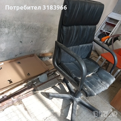 голям стол въртящ се на 5 колела, снимка 5 - Столове - 53739802