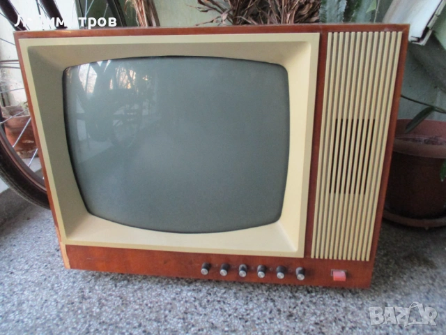 Стар лампов телевизор