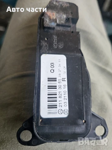 Бутони регулиране ел. огледала Mercedes-Benz E-class (W211) 2002-2009 , ОЕМ 2118213051 , снимка 2 - Части - 51065226