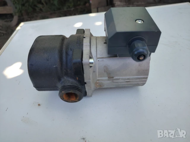 Водна помпа от професионален газов бойлер , снимка 2 - Бойлери - 50782959