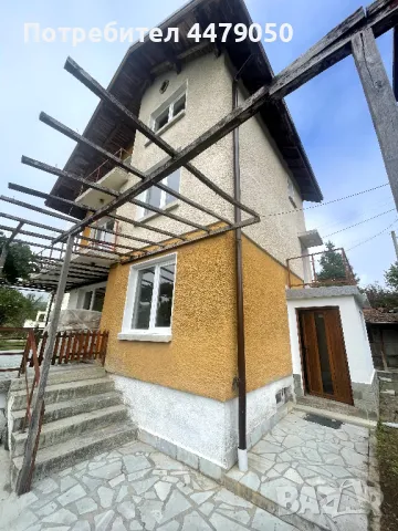 Отдава се директно от собственик триетажна, напълно реновирана къща в с. Ковачевци ОБЛАСТ ПЕРНИК
