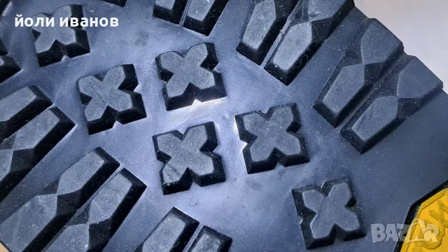 Туристически обувки от старите модели и материали,нови 43 номер, снимка 16 - Мъжки боти - 48593140