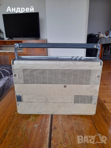 Старо радио,радиоприемник ВЕФ,VEF 221, снимка 4 - Антикварни и старинни предмети - 53328578