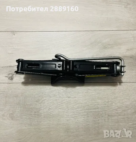 Оригинален комплект крик, ключ и кука за Citroen/Peugeot, снимка 3 - Аксесоари и консумативи - 49158046