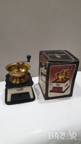 Стара порцеланова кафемелачка