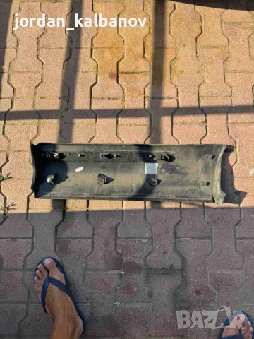 Лайсна долна на задна дясна врата на Ленч Ровър Евог Range Rover Evoque само за 100лв. Bj32-274A48, снимка 2 - Части - 51122034