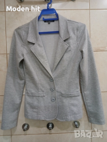 Дамски сака, снимка 8 - Сака - 51936289