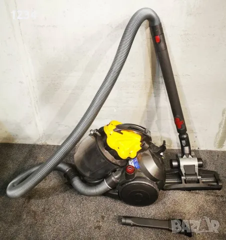 Прахосмукачка DYSON DC-19 1400W работи безупречно, снимка 1 - Прахосмукачки - 49551342