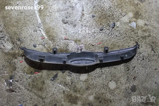 Решетка предна Форд Фиеста 6 2011 1.4tdci 68hp Ford Fiesta 6, снимка 5 - Части - 48293258