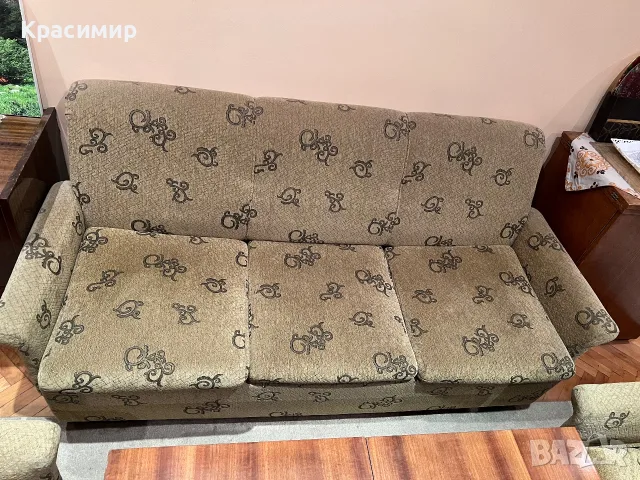 Продавам разтегателен диван, фотьойли, табуретки и маса, снимка 2 - Дивани и мека мебел - 56013675