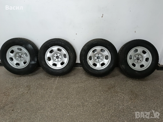 Гуми с джанти 235-70-16, снимка 2 - Гуми и джанти - 52407250