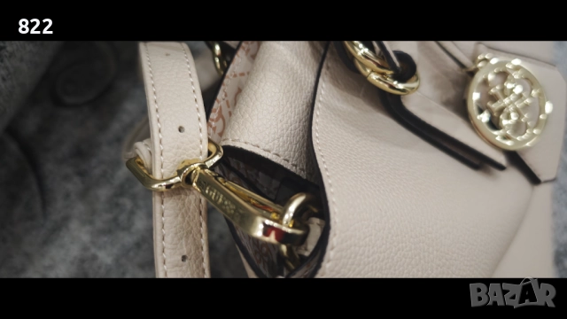Ориинална "GUESS", снимка 4 - Чанти - 52910465