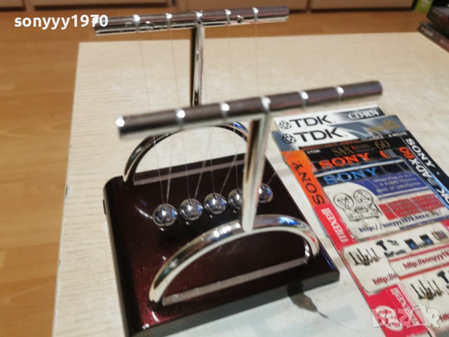 Люлката на Нютон 18Х18Х12см 1401261722, снимка 4 - Колекции - 53098975