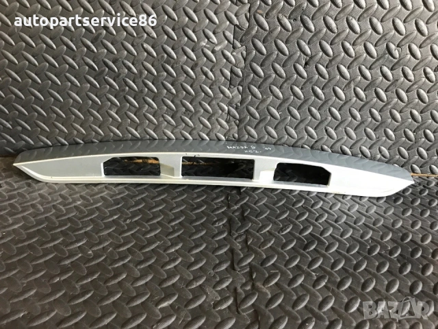 Дръжка за отваряне на номерната табела на багажника за Mazda 6 (2002-2007) GJ6L50811, снимка 3 - Части - 53714272