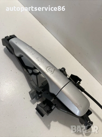 Предна лява външна дръжка сребриста за Volvo C30 1.6 TDI 109HP (2012) , снимка 3 - Части - 53808471