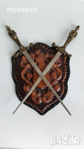 Рицарски, кожен герб с ножове за писма и декорация. , снимка 7 - Статуетки - 53850235