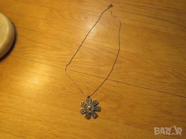 старинен медальон, старобългарка розета, амулет, розетата плиска IYI, Ипсилон с две хасти сребро, снимка 2 - Други ценни предмети - 50678270