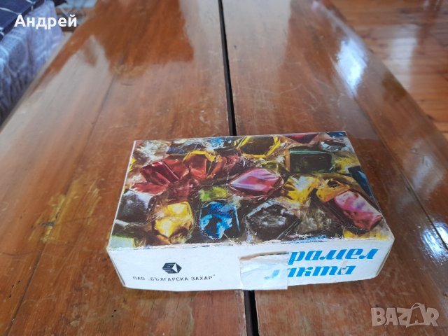 Стара кутия от бонбони Карамел Лакта, снимка 2 - Други ценни предмети - 39394848