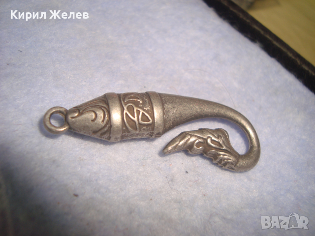 СТИЛНО НЕО-ГОТИКА СТИЛ ПОСРЕБРЕНО УКРАШЕНИЕ СТИЛИЗИРАН ПЕНДАНТ МЕДАЛЬОН - РИБА ОРНАМЕНТИРАН 26399