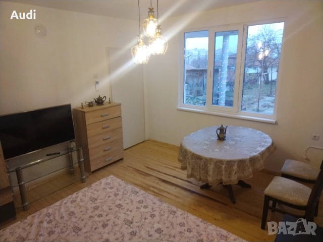 Собственик продава масивна монолитна  двуетажна къща на две плочи с гараж. След основен ремонт на вт, снимка 8 - Къщи - 53612474