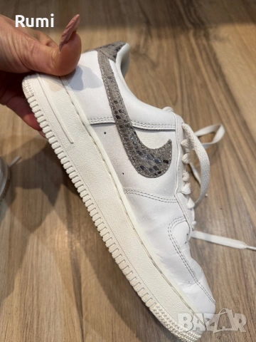 Оригинални кецове с Екзотична змийска кожа Nike Air Force 1 Low ! 37,5 н н, 60 лв, снимка 6 - Маратонки - 50823056