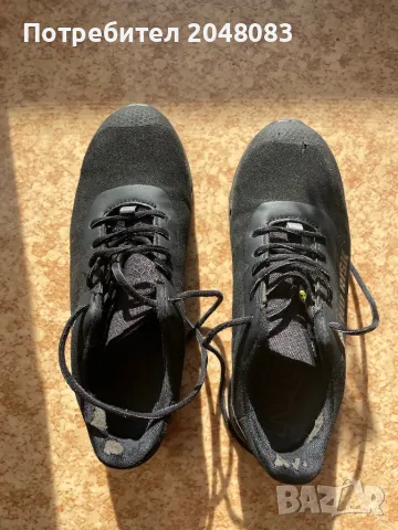 Работни обувки с композитно бомбе