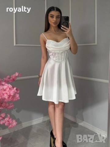 Официална бяла сатенена рокля 