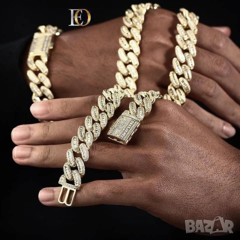 Комплект с 2 години гаранция *

Оригинална стомана 

КОЛИЕ: 131 гр. 
 
Гривна : 41. , снимка 7 - Бижутерийни комплекти - 51007900