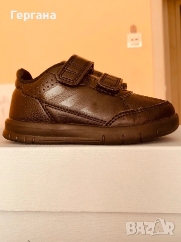 Детски маратонки Adidas 23-ти номер – като нови, носени малко, с лепенки, снимка 3 - Детски маратонки - 53379549