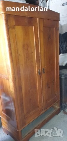 старинен гардероб