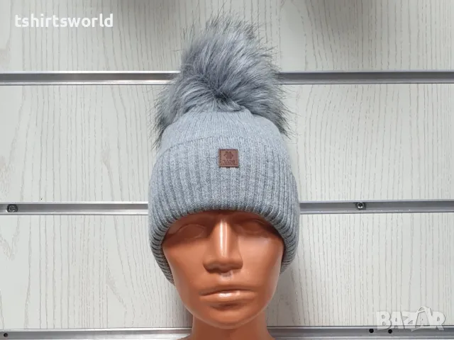 Нова зимна топла дамска шапка Silver Star в сив цвят с пух/помпон, снимка 6 - Шапки - 47926811