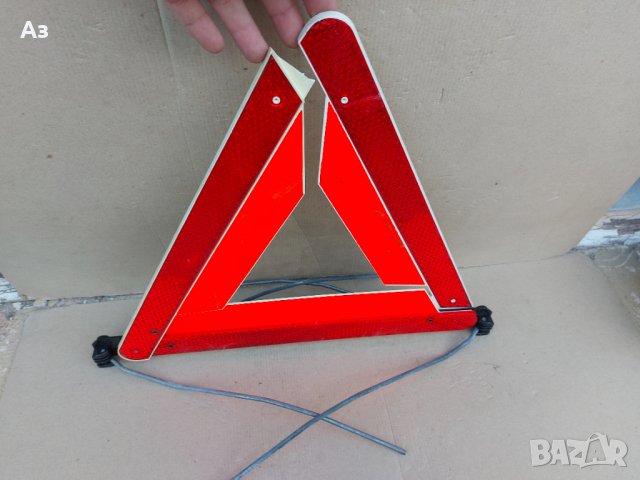 BMW E39 авариен триъгълник БМВ Е39, снимка 2 - Аксесоари и консумативи - 40370357