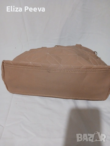 Бежова чанта, снимка 4 - Чанти - 53488400