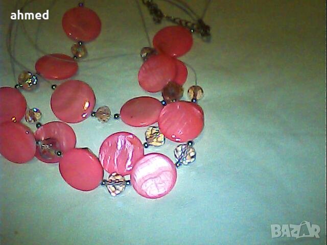 мнного красиво колие от естествени кристали и седев