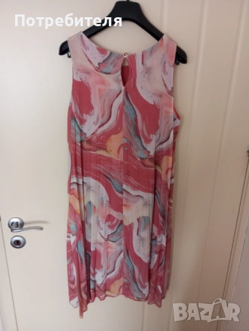 Дамска рокля размер М, снимка 3 - Рокли - 53752888