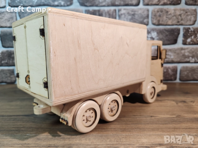 Дървен модел на хладилен камион – Craft Camp, снимка 5 - Коли, камиони, мотори, писти - 52735818