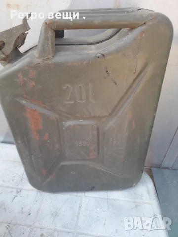Метална туба от 1990г.