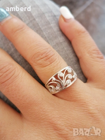 Нежен и елегантен сребърен пръстен - модел R040А