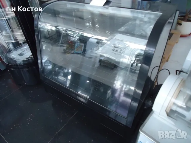 Витрина за торти и сладкарски изделия НОВА настолна кръгла въртяща се цвят черна средно-температур , снимка 10 - Хладилни витрини и фризери - 49252959