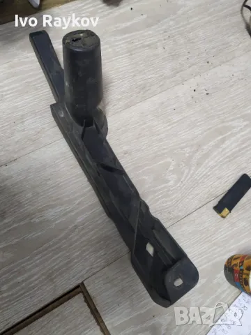 Държач , броня ,предна за VW GOLF V , 1K0 807 890A, снимка 2 - Части - 48428361