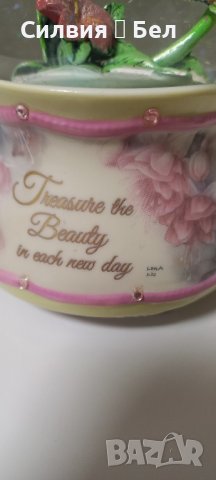Музикален бляскав глобус на Lena Liu „Beautiful Treasures“, снимка 2 - Декорация за дома - 44230902
