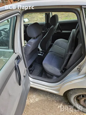 На части VW Polo Поло IV 9N 1.2 2002 година Перфектно, снимка 8 - Автомобили и джипове - 56073136