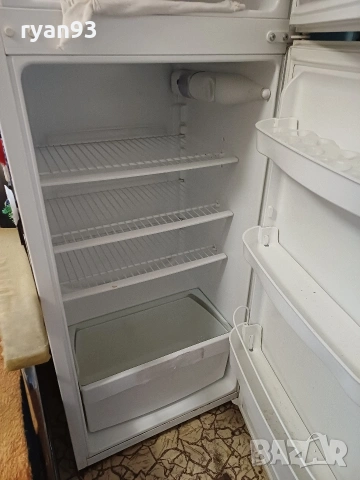 Хладилник SNAIGE, снимка 2 - Хладилници - 53587179