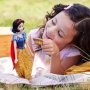 Оригинална Дисни кукла Снежанка с четка за коса, снимка 3