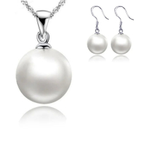 Комплект колие и обеци от сребро с перли, снимка 2 - Бижутерийни комплекти - 44584171
