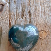 сърце от натурален камък ПИРИТ 5/ 5/ 3 см, снимка 3 - Романтични подаръци - 34838605