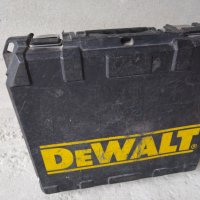 Винтоверт DEWALT Комплект:  боди, зарядно,  батерия 14.4V, куфар. Бонус 7 броя свредла за бетон, снимка 2 - Винтоверти - 41422602