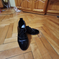 Обувки на GiAnni , снимка 1 - Дамски ежедневни обувки - 36252808
